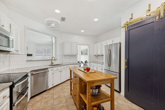 2028 Robin Hill Lane, Carrollton, TX 75007