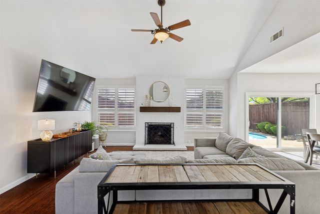 2028 Robin Hill Lane, Carrollton, TX 75007