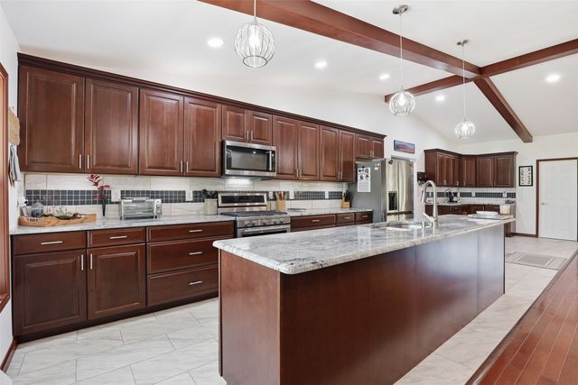 211 E Bay Drive, Bridgeport, TX 76426