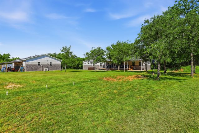211 E Bay Drive, Bridgeport, TX 76426