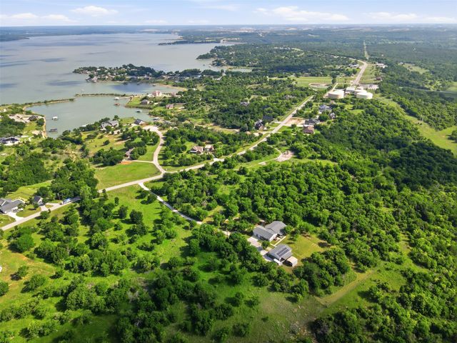 211 E Bay Drive, Bridgeport, TX 76426