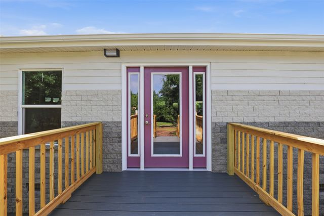 211 E Bay Drive, Bridgeport, TX 76426
