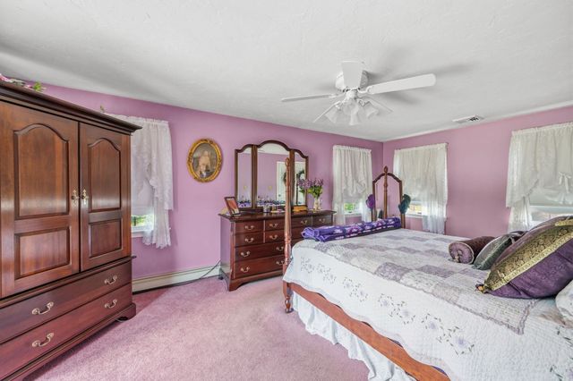 279 Central St 279, East Bridgewater, MA 02333