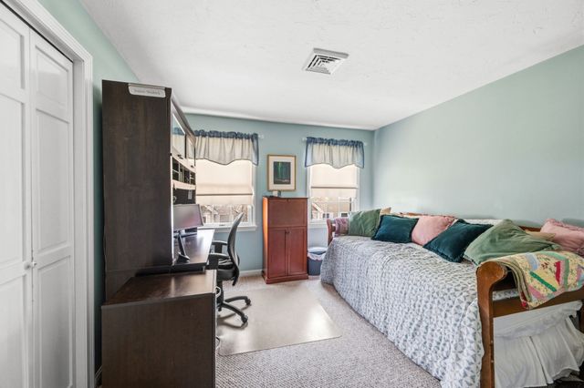 279 Central St 279, East Bridgewater, MA 02333