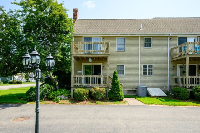 279 Central St 279, East Bridgewater, MA 02333