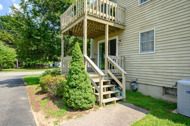 279 Central St 279, East Bridgewater, MA 02333