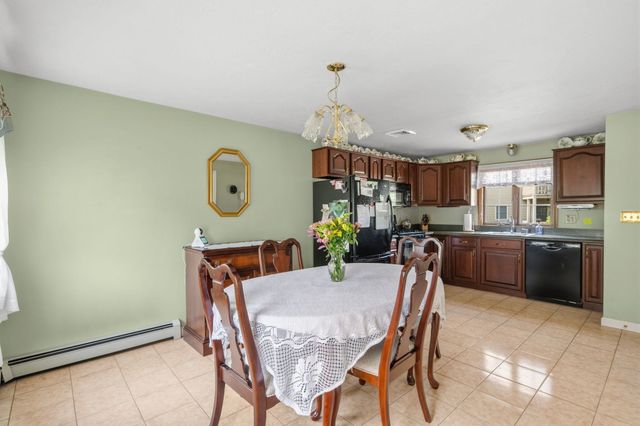 279 Central St 279, East Bridgewater, MA 02333
