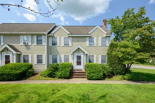 279 Central St 279, East Bridgewater, MA 02333