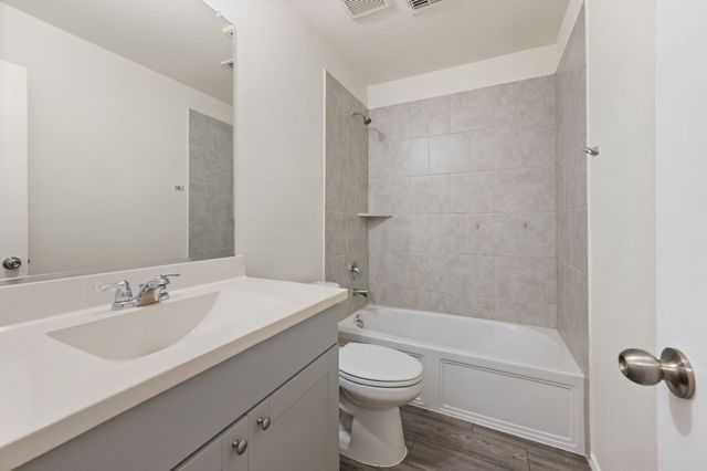 813 Amberwood Court, Fort Worth, TX 76052