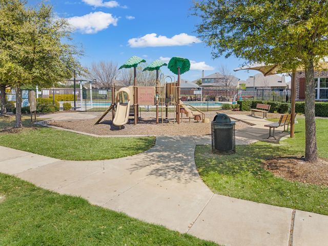 813 Amberwood Court, Fort Worth, TX 76052