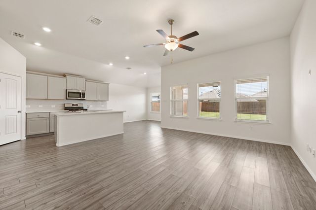 813 Amberwood Court, Fort Worth, TX 76052