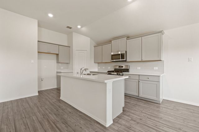 813 Amberwood Court, Fort Worth, TX 76052