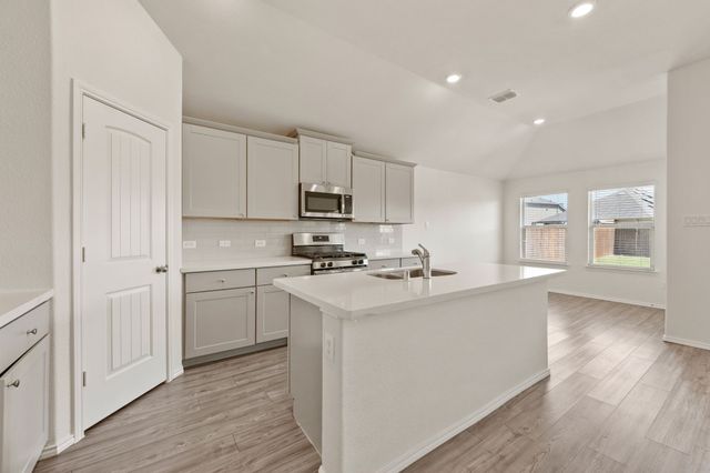 813 Amberwood Court, Fort Worth, TX 76052