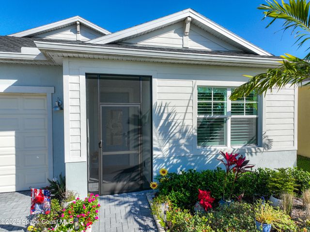 821 Antibes Court NW, Palm Bay, FL 32907