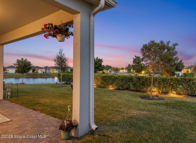 821 Antibes Court NW, Palm Bay, FL 32907