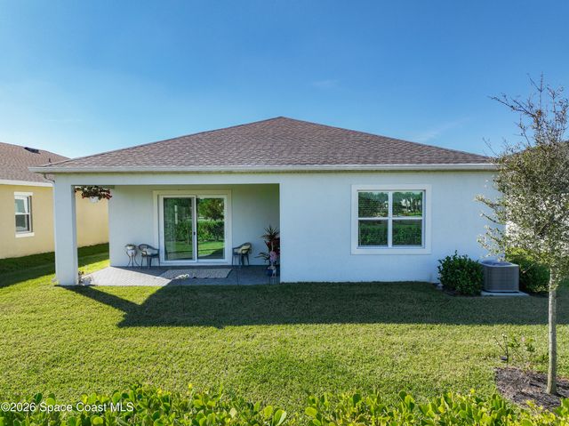 821 Antibes Court NW, Palm Bay, FL 32907