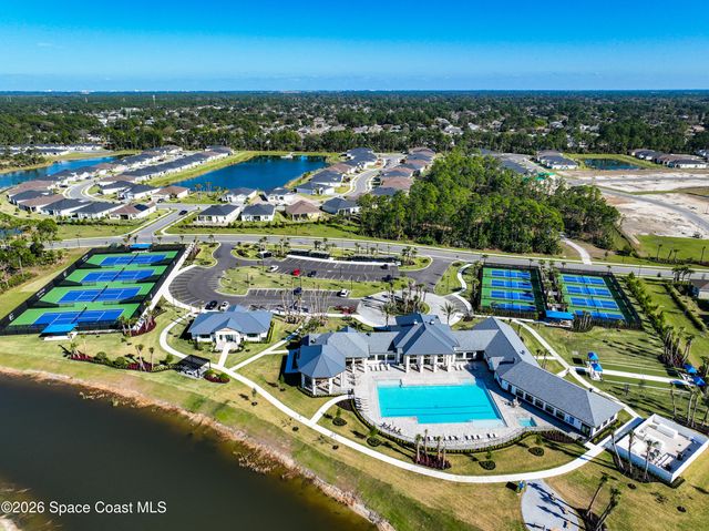 821 Antibes Court NW, Palm Bay, FL 32907