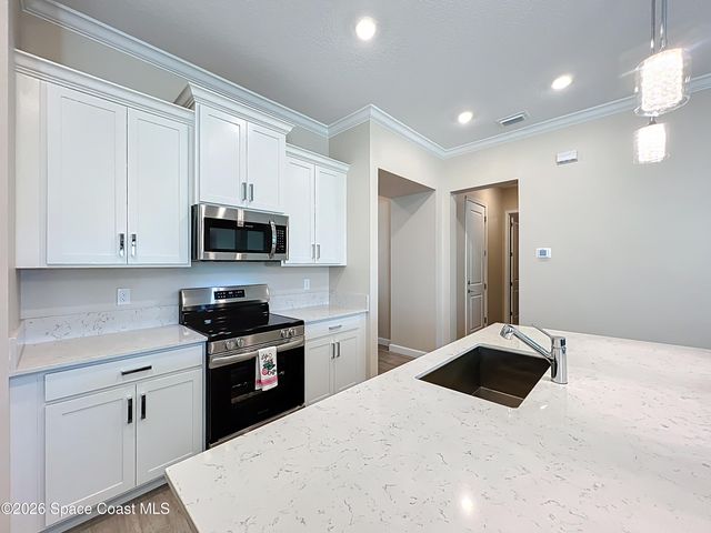 821 Antibes Court NW, Palm Bay, FL 32907