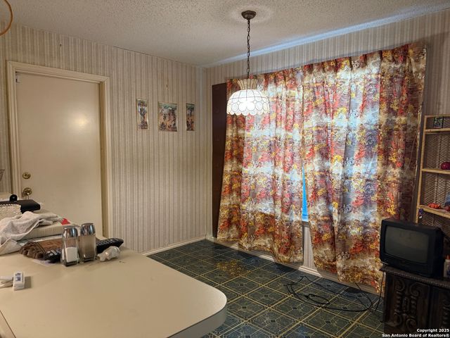 6115 Lake Kemp, San Antonio, TX 78222