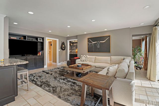 4041 Picardy Drive, Northbrook, IL 60062