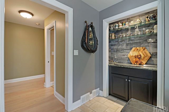 4041 Picardy Drive, Northbrook, IL 60062