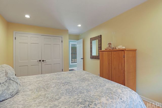 4041 Picardy Drive, Northbrook, IL 60062