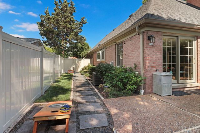 4041 Picardy Drive, Northbrook, IL 60062