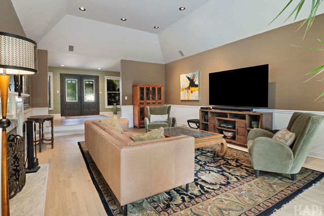 4041 Picardy Drive, Northbrook, IL 60062