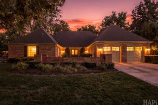 4041 Picardy Drive, Northbrook, IL 60062