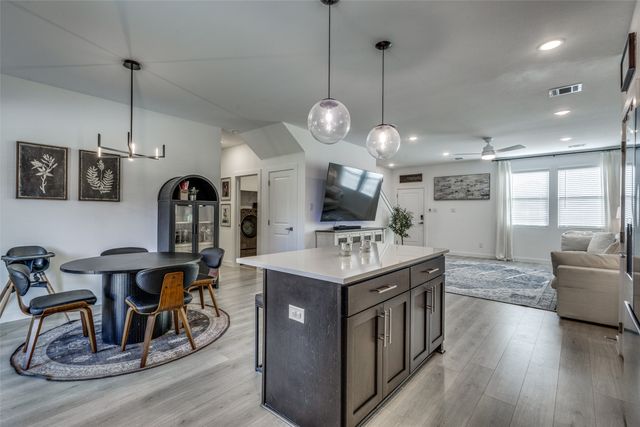 552 Brook View Drive, Van Alstyne, TX 75495