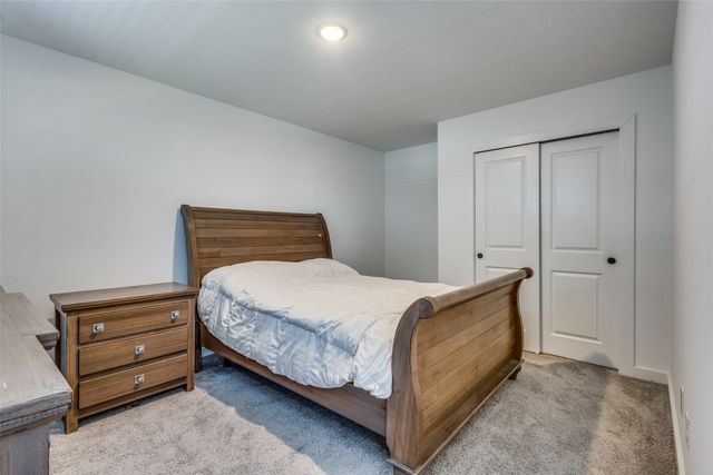 552 Brook View Drive, Van Alstyne, TX 75495