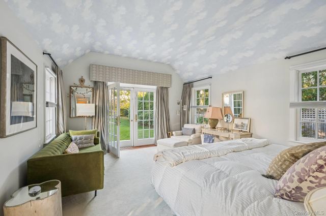 94 Post Lane, Southampton, NY 11968