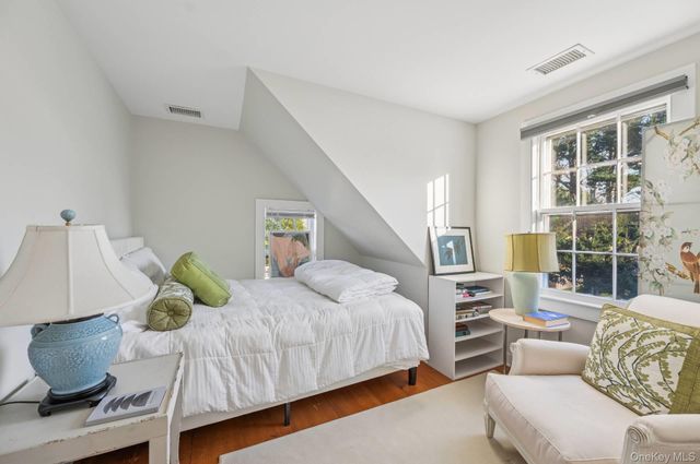 94 Post Lane, Southampton, NY 11968