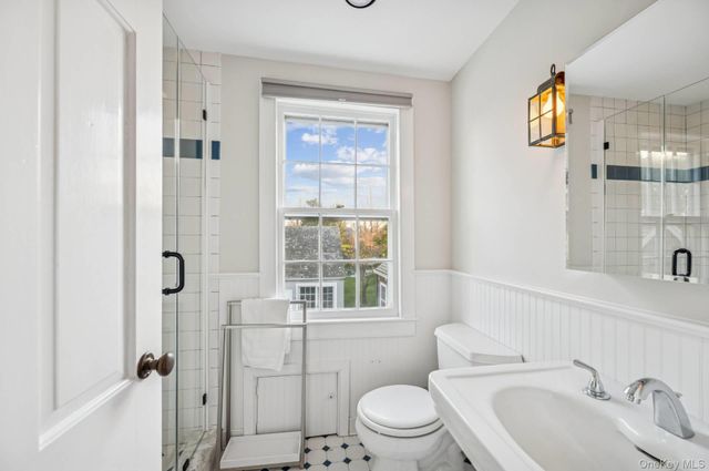 94 Post Lane, Southampton, NY 11968