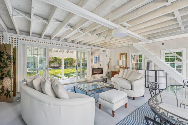 94 Post Lane, Southampton, NY 11968