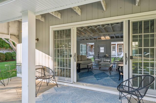 94 Post Lane, Southampton, NY 11968