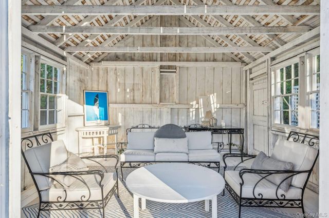 94 Post Lane, Southampton, NY 11968