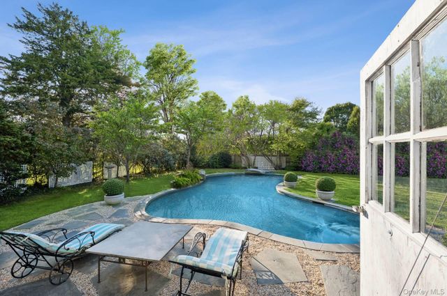 94 Post Lane, Southampton, NY 11968