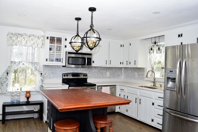 713 Sandwich Road, East Falmouth, MA 02536