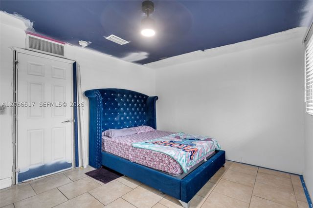 2721 NE 8th Ave, Pompano Beach, FL 33064