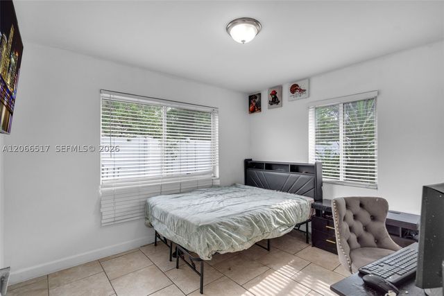 2721 NE 8th Ave, Pompano Beach, FL 33064