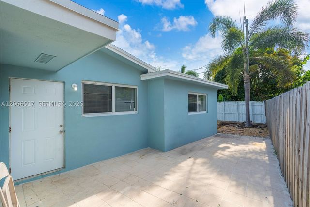 2721 NE 8th Ave, Pompano Beach, FL 33064