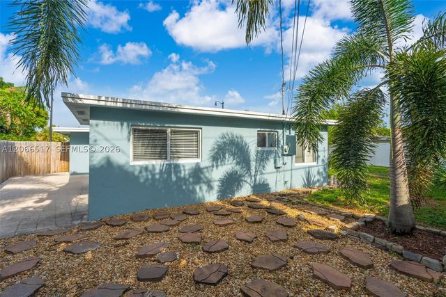 2721 NE 8th Ave, Pompano Beach, FL 33064