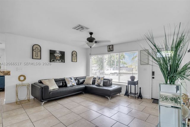 2721 NE 8th Ave, Pompano Beach, FL 33064