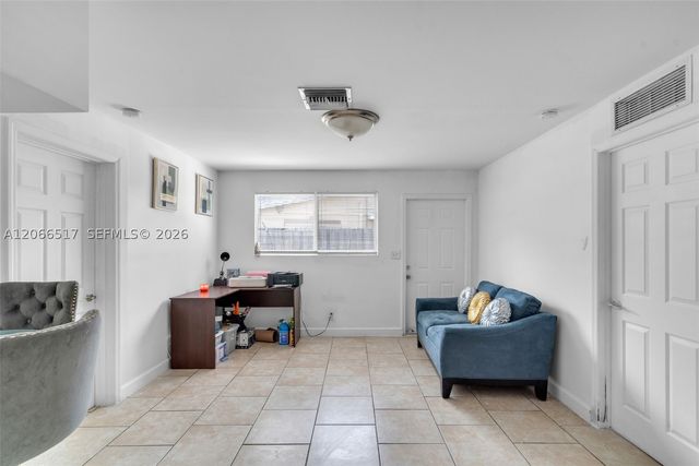 2721 NE 8th Ave, Pompano Beach, FL 33064