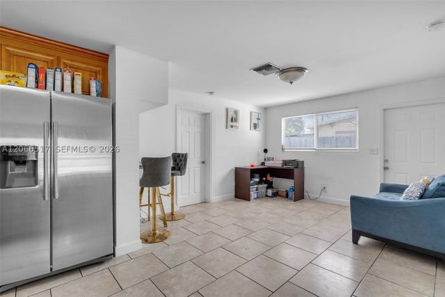 2721 NE 8th Ave, Pompano Beach, FL 33064