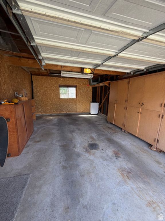 Image 13 of property listing at 909 EVERGREEN DR, Logan, UT 84321