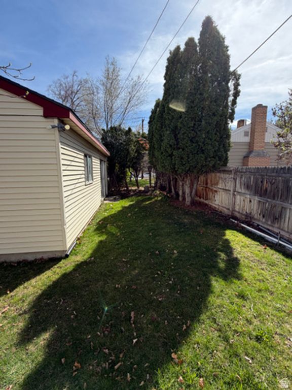 Image 5 of property listing at 909 EVERGREEN DR, Logan, UT 84321