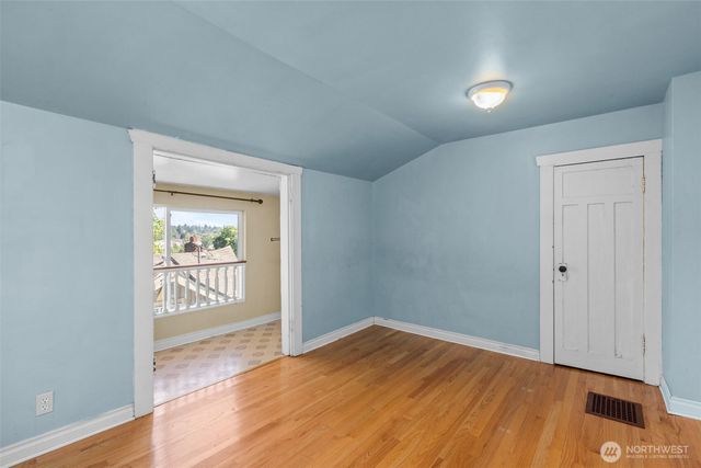 2010 NE 54th Street, Seattle, WA 98105