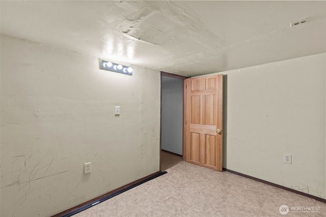 2010 NE 54th Street, Seattle, WA 98105